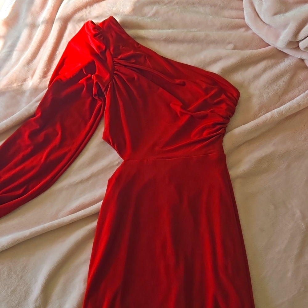 Very Cute one shoulder dress